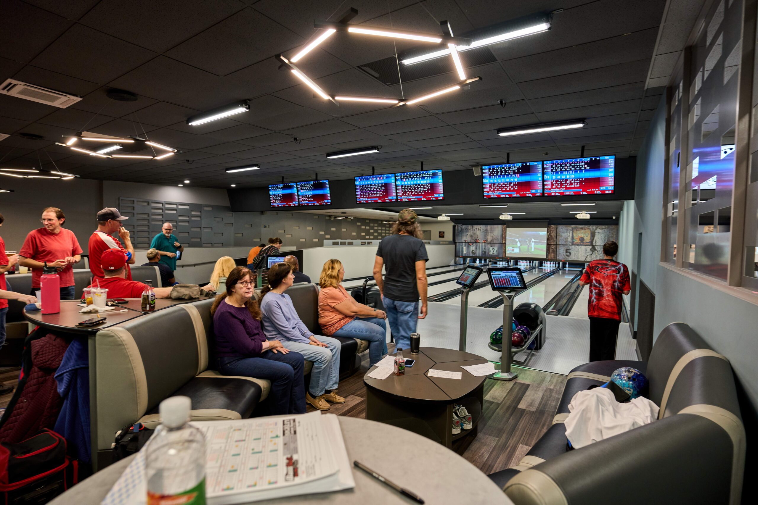 Strike Gold: 8 Compelling Reasons to Plan Your Next Party at a Bowling Center!